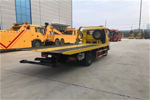 乳山非事故拖车